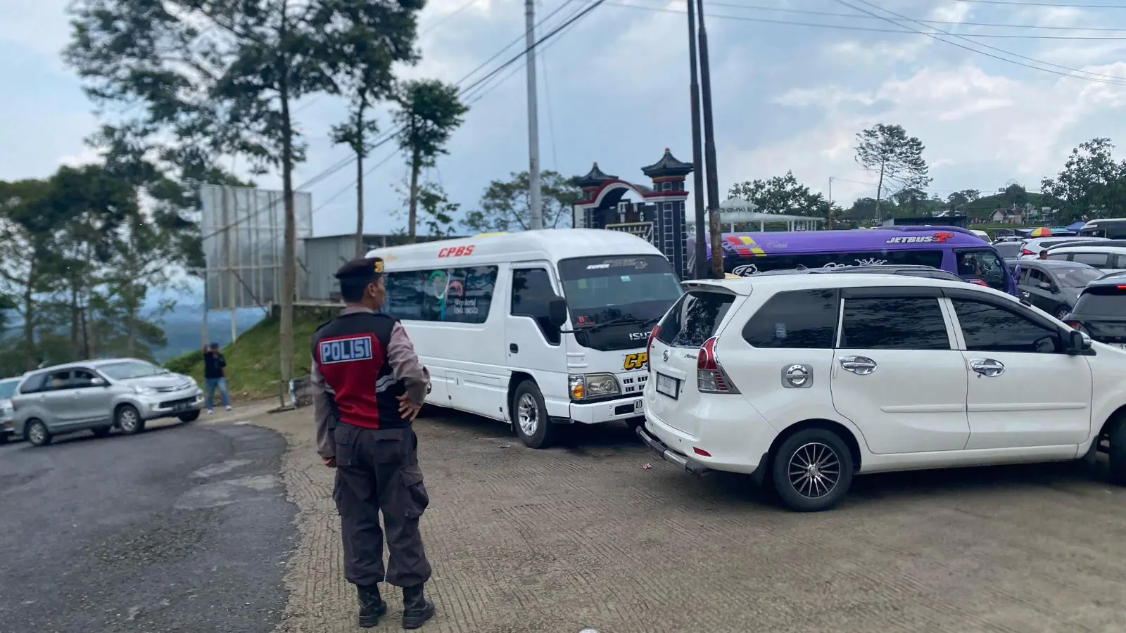 Polsek Ngargoyoso Pantau Kunjungan Wisata, Situasi Tetap Aman dan Kondusif