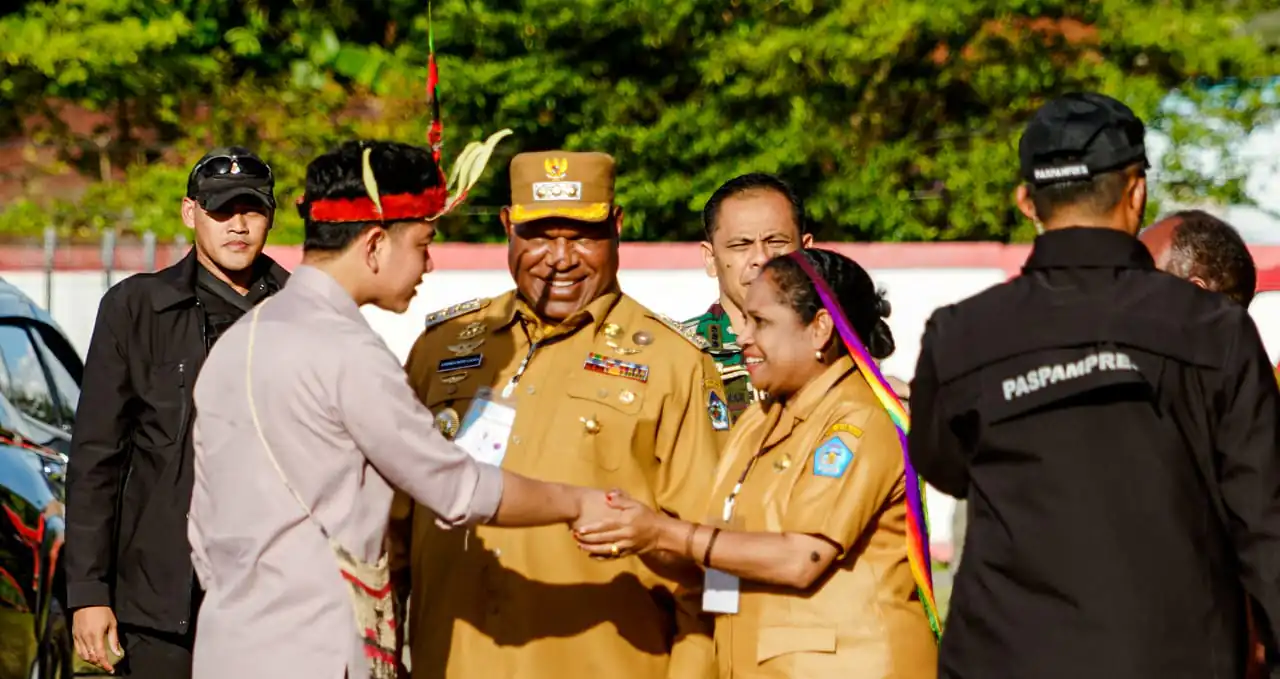 Wapres Tiba di Stadion Pendidikan Itlay Ikinia, Olahraga Bersama Komunitas Sepak Bola di Wamena