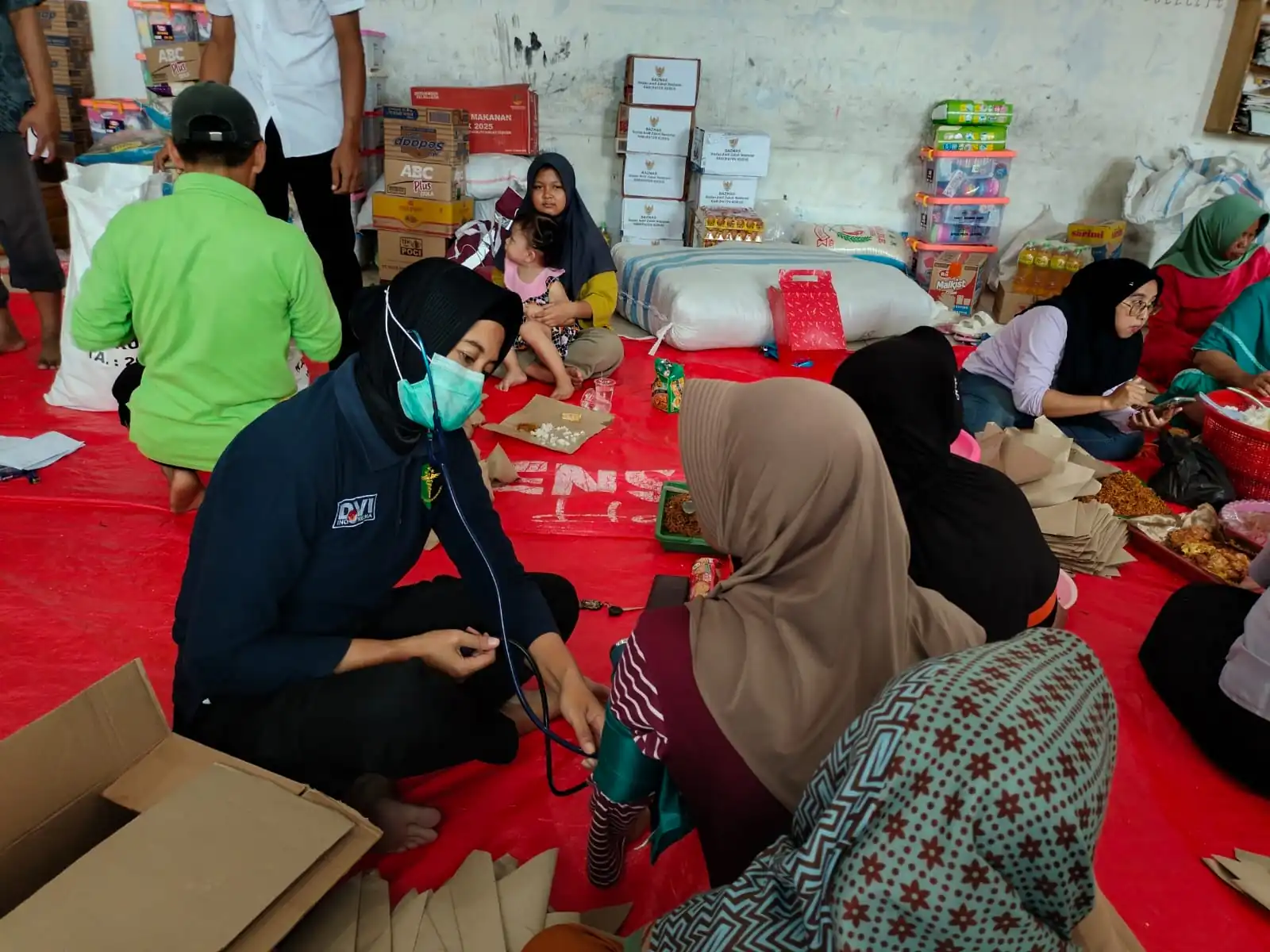 Peduli Kesehatan Warga Terdampak Banjir, Polda Jateng dan Polres Kudus Buka Posko Kesehatan di Posko Pengungsian