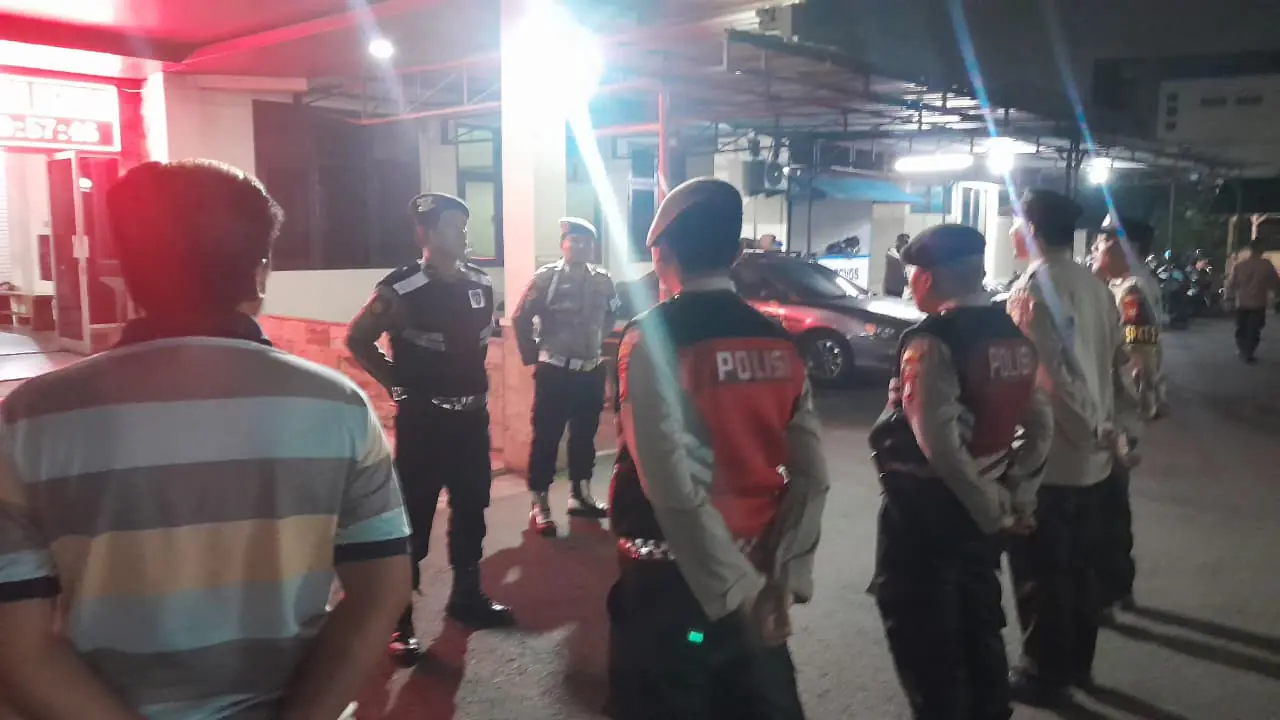 Polisi Hadir Menjaga Malam Warga, Operasi Pekat Jaya 2026 di Cipayung Tekan Tawuran dan Kejahatan Jalanan