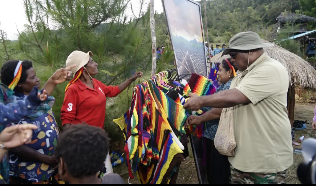 Bupati Jayawijaya Hadiri UMKM Papua Kreatif Emas dan Dorong Pengembangan Kampung Wisata Aitok