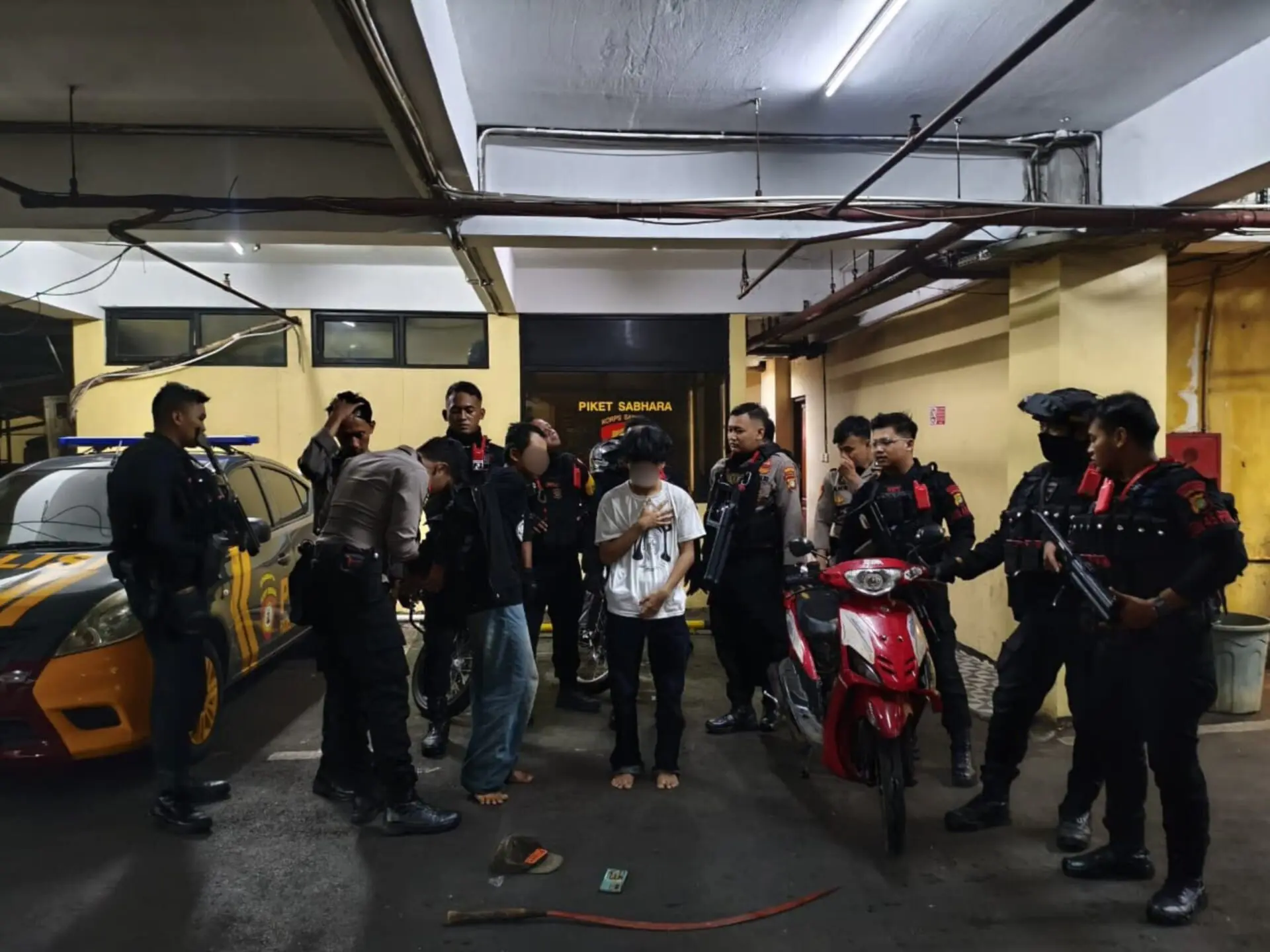 Patroli Gabungan Brimob Amankan Remaja Bawa Sajam di Kayu Manis Jakarta Timur