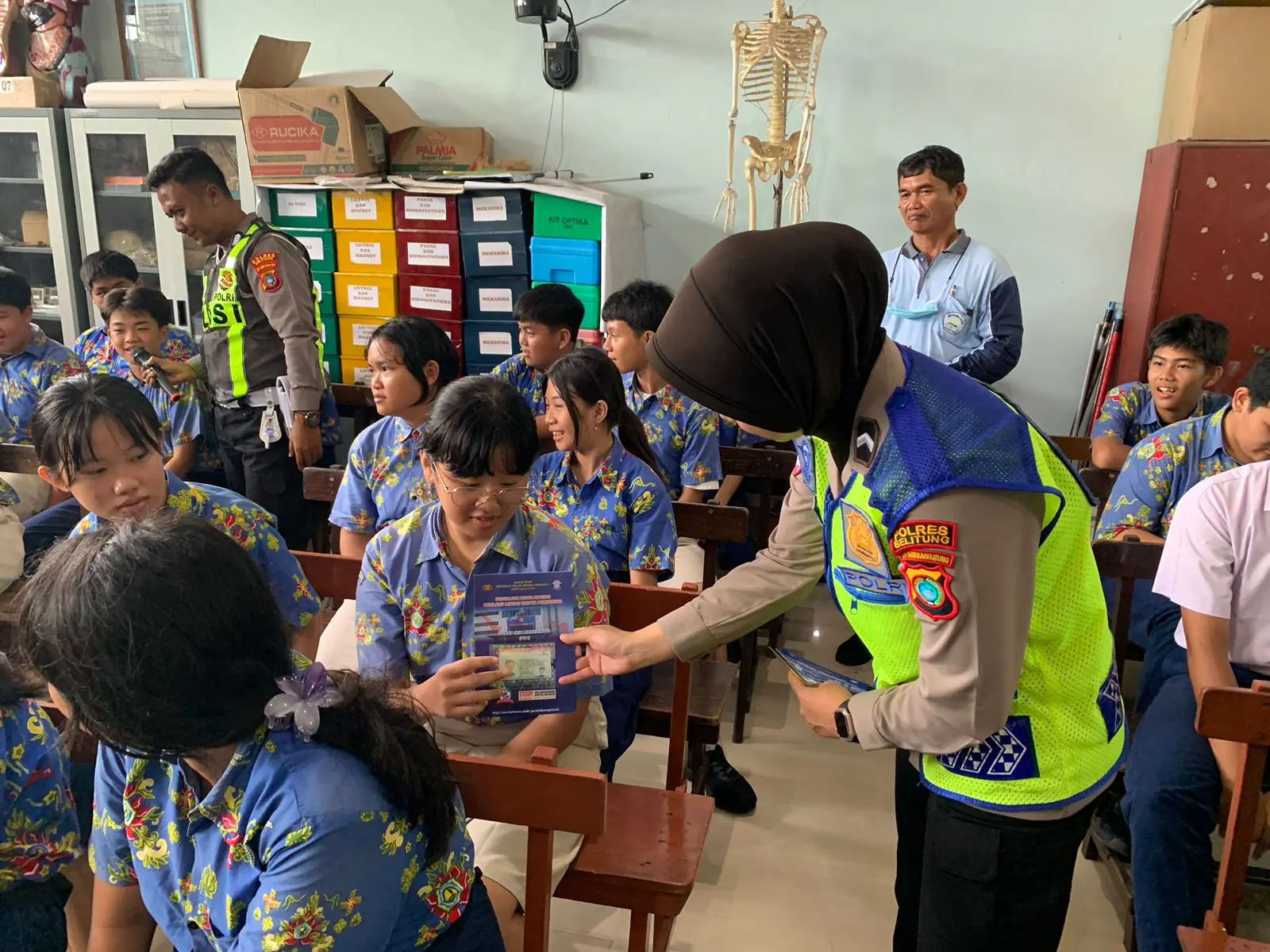 Ops Keselamatan Menumbing 2026, Unit Kamsel Satlantas Polres Belitung Gelar Sosialisasi dan Edukasi di SMP Regina Pacis Tanjungpandan