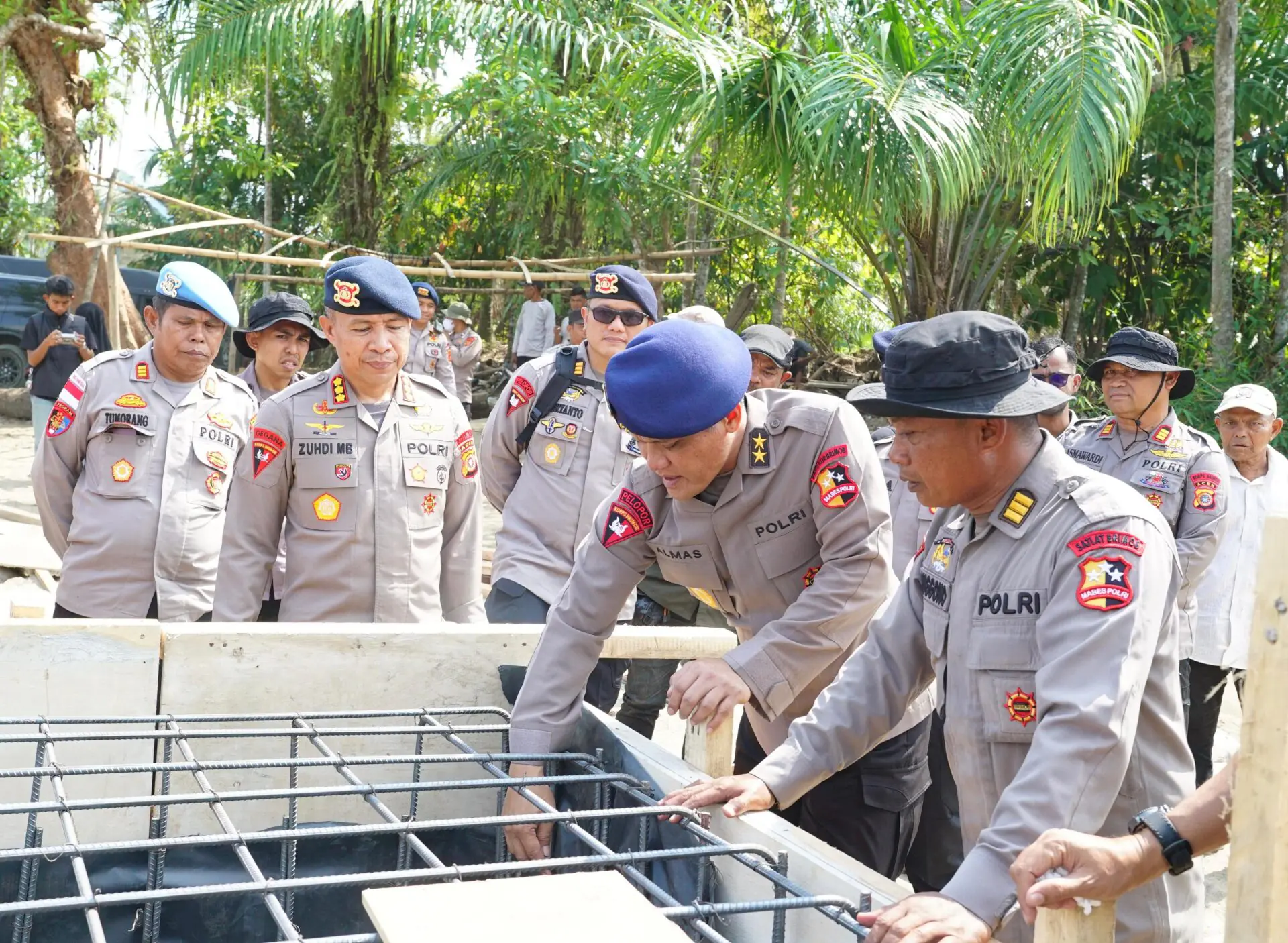 Tim Asistensi Korbrimob Polri Tinjau Progres Pembangunan Jembatan Bailey di Aceh Utara