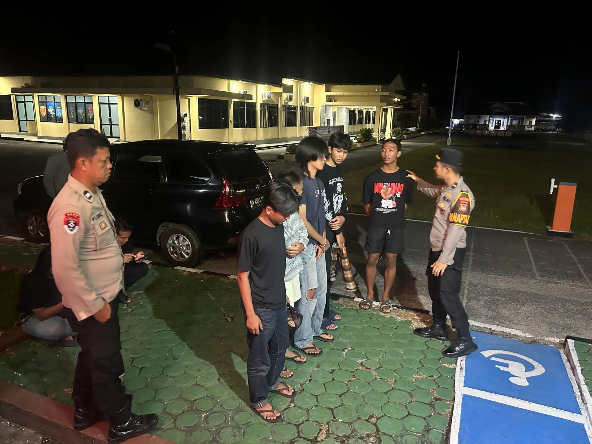 Respons Cepat 110: Remaja Perang Sarung di Jalan Merdeka, 5 Orang Diamankan Polres Belitung