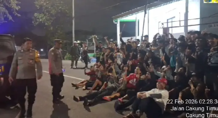 Polsek Cakung Berikan Imbauan Humanis kepada Remaja Konvoi Sahur di Cakung Timur