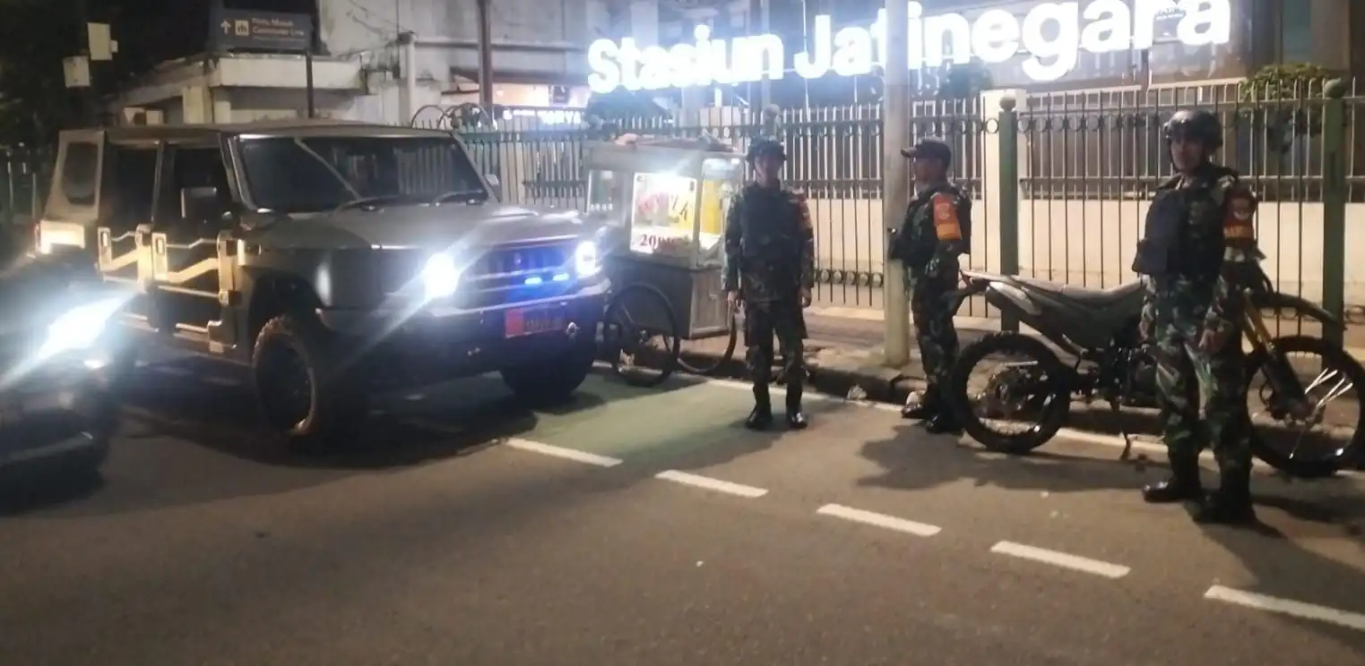 Patroli Humanis Koramil 01/Jatinegara, Sisir Titik-Titik Rawan Tawuran