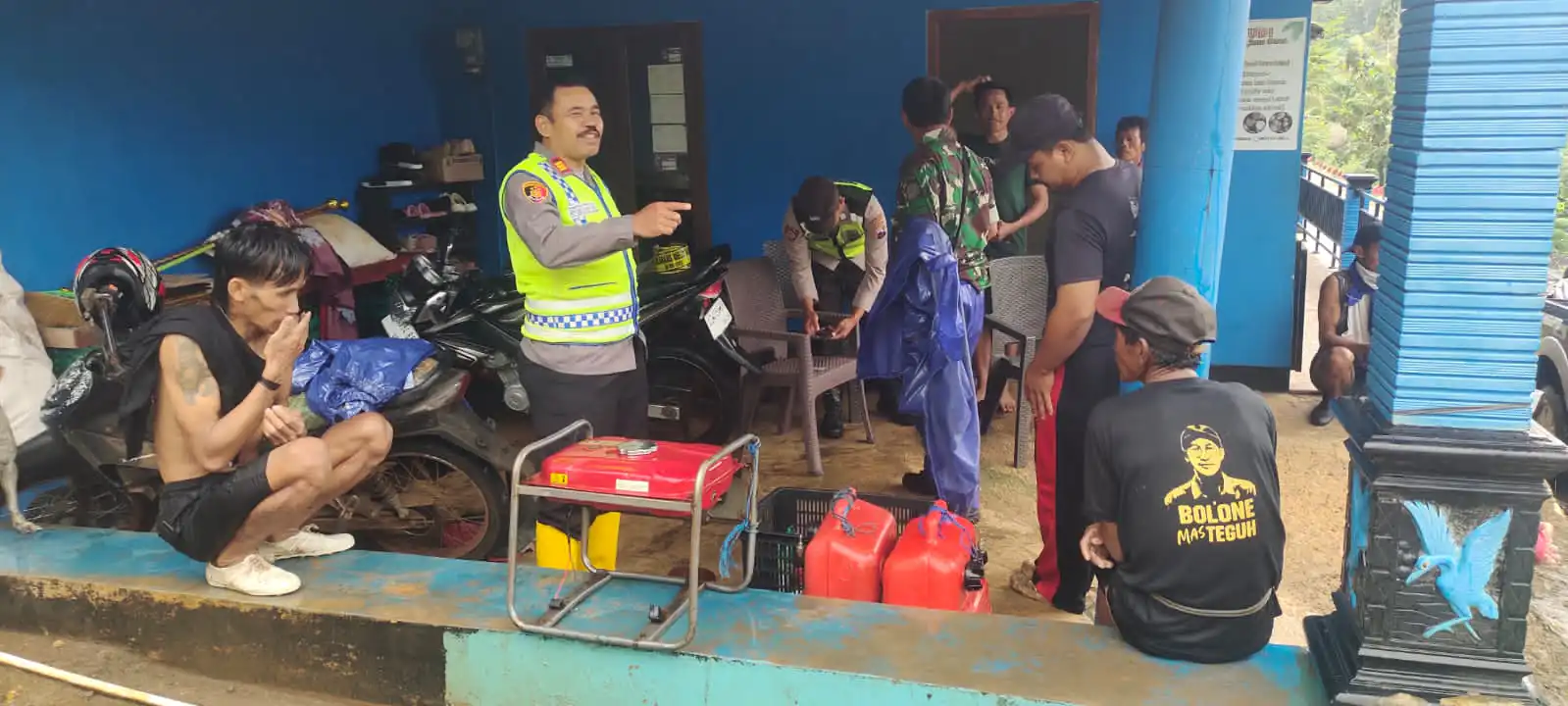 Kapal Nelayan Terbalik di Pantai Watumandi, ABK Masih Dalam Pencarian