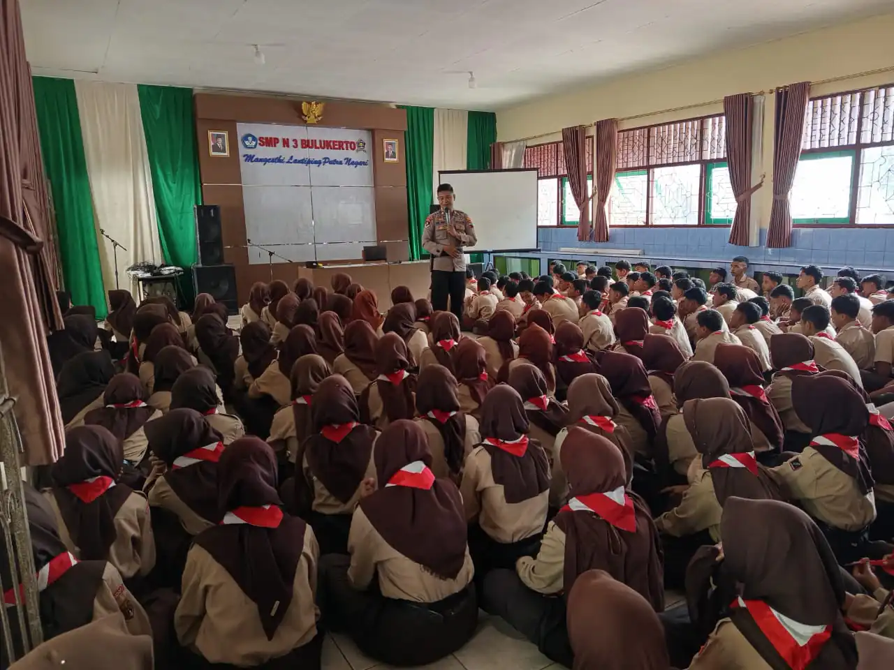 Police Goes to School di Bulukerto, Polisi Edukasi Pelajar Cegah Bullying dan Kenakalan Remaja